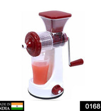 Vegetable juicer with manual operation