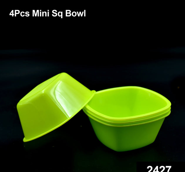 Square plastic bowl set, perfect for serving snacks.