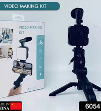 Vlogging kit with mic and phone holder