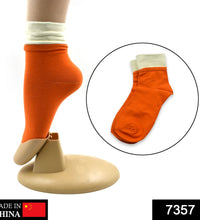 Soft skin-friendly socks, simple style