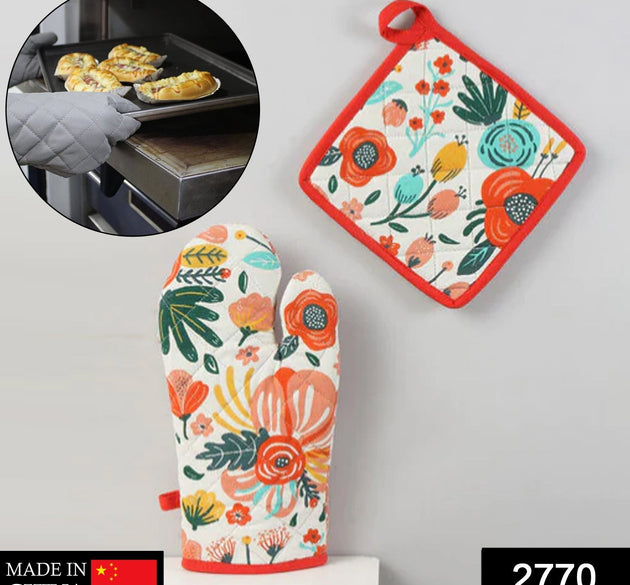 Cotton oven gloves for handling hot kitchenware