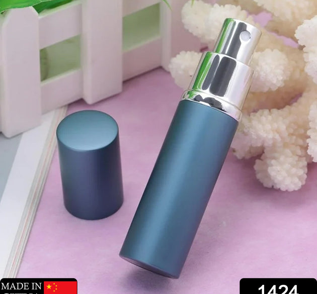 Fine mist spray bottle for beauty and makeup