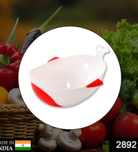 Multi-use plastic bowl with strainer for pasta and vegetables