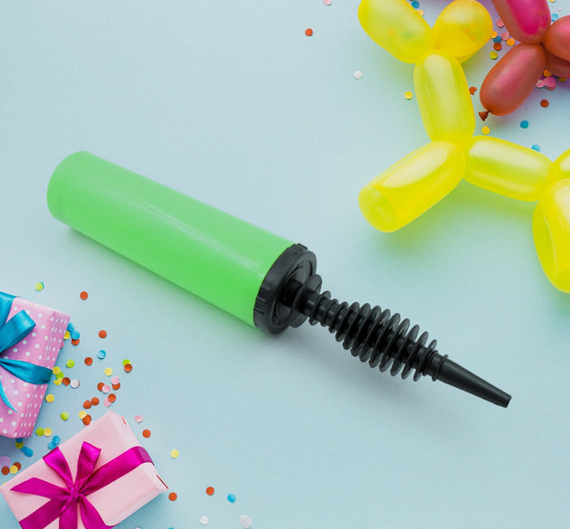 Handy balloon pump for foil balloons and inflatables.