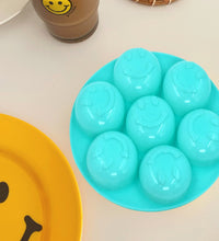 7-cavity silicone mold for making smiley face chocolates