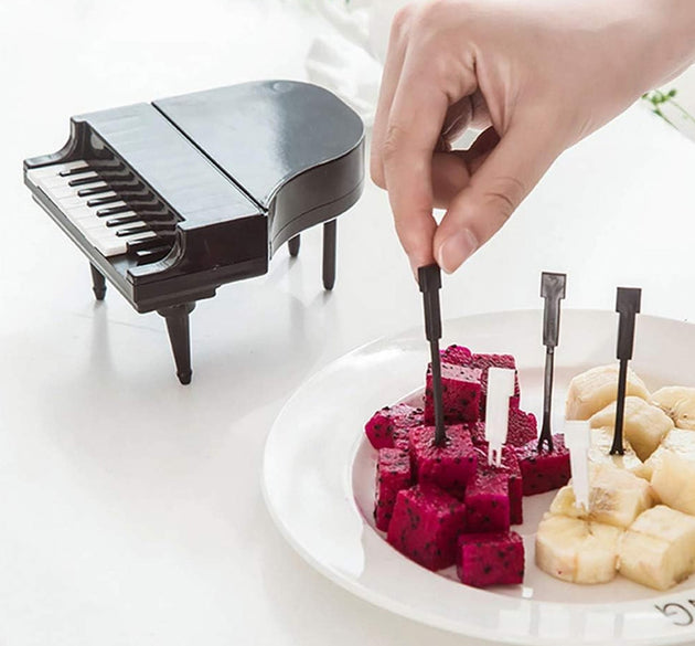 Fun piano-shaped fruit forks for snacks.