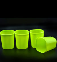 Plastic drinking glasses, set of 4, ideal for daily use.