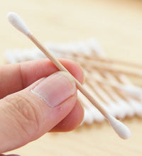 Eco-friendly swabs with wooden sticks