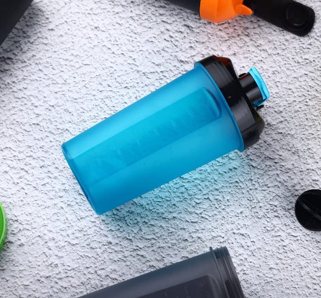 700ml protein shaker bottle with powder storage compartments