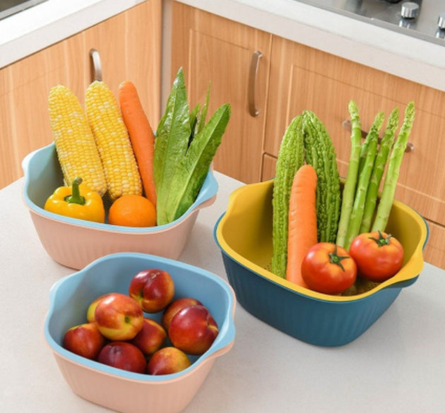 Plastic washing bowl and strainer