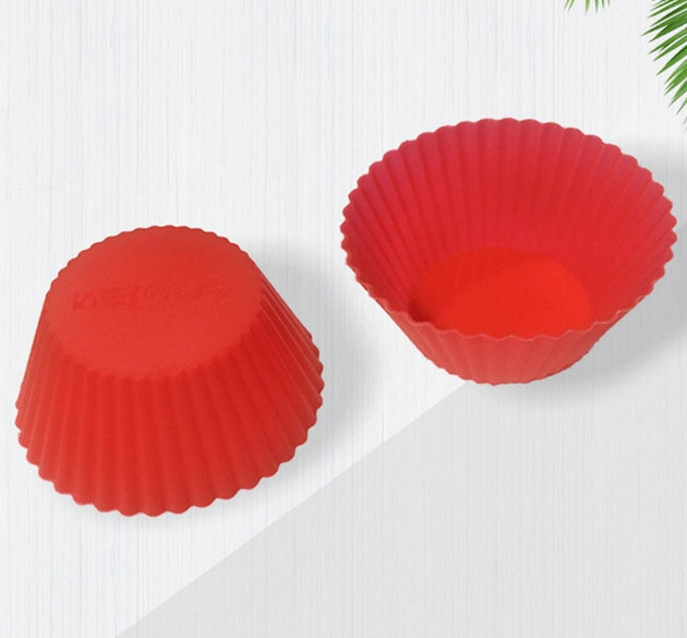 Silicone cupcake mould, flexible and durable.