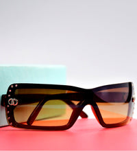 Retro driving sunglasses with vintage frame