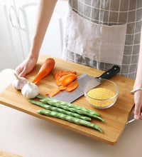 Wooden chopping board for vegetable and fruit cutting