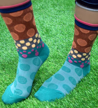 Thickened breathable socks.