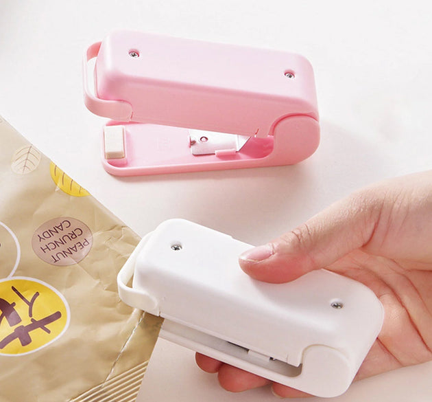 Portable mini plastic bag sealer