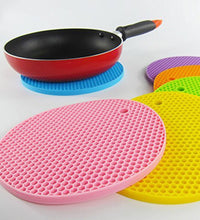 Silicone mat with easy-to-clean surface