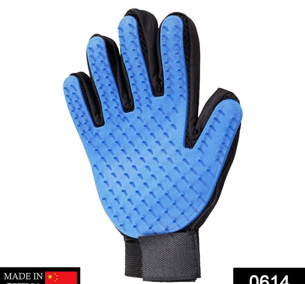 5-finger deshedding glove for pets.