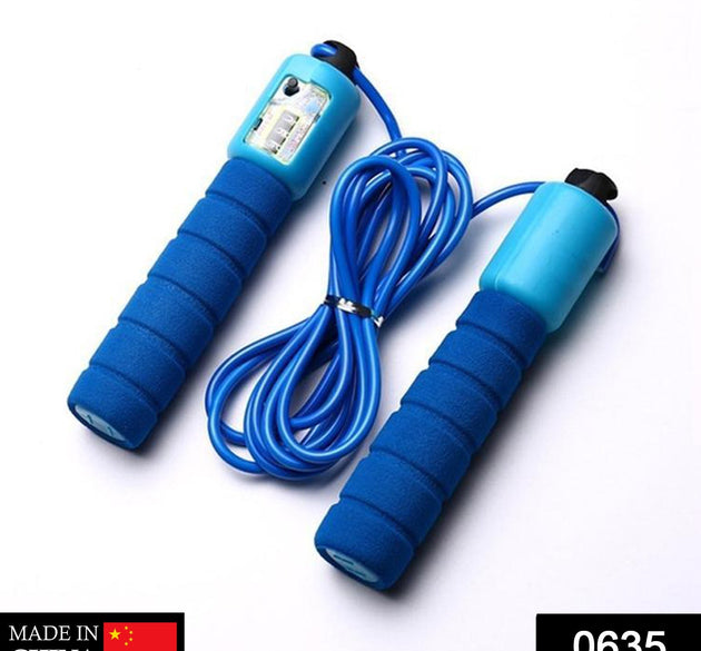 Electronic counting skipping rope for workouts.