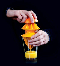 Efficient plastic hand juicer