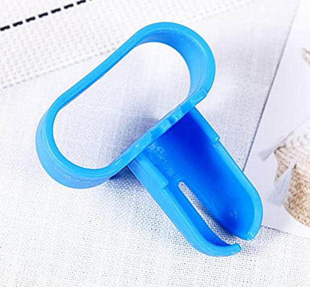 Balloon tying tool for fast knotting