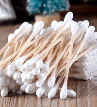 Bamboo cotton swabs with wooden handles