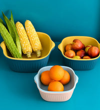 Plastic kitchen bowl with handles