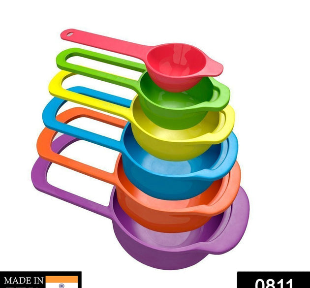 Set of 6 plastic measuring spoons in different sizes