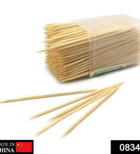 Hygienic wooden toothpicks in compact box