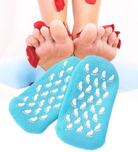 Soft socks for repairing and softening dry feet