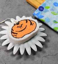 Cartoon design scouring pad