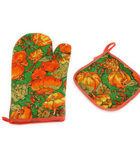 Cotton oven gloves for handling hot kitchenware