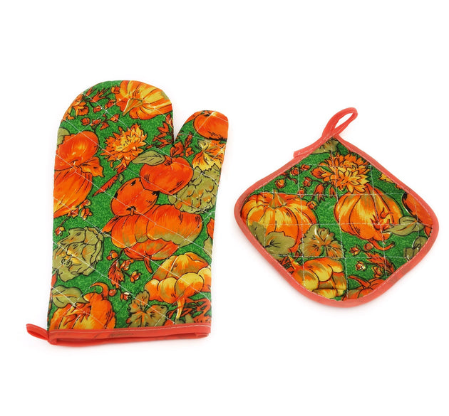 Cotton oven gloves for handling hot kitchenware