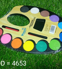 Assorted colors in a non-toxic watercolor painting set