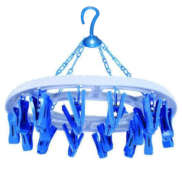 360-degree rotatable round hanger with 18 plastic clips.