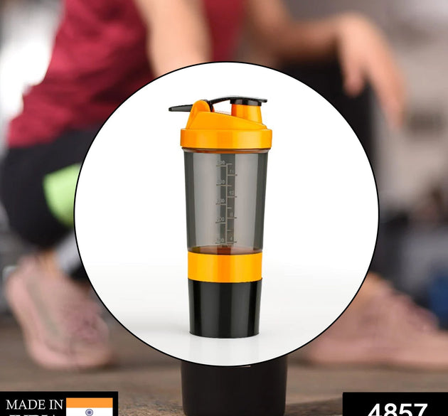 Shaker bottle for mixing protein shakes