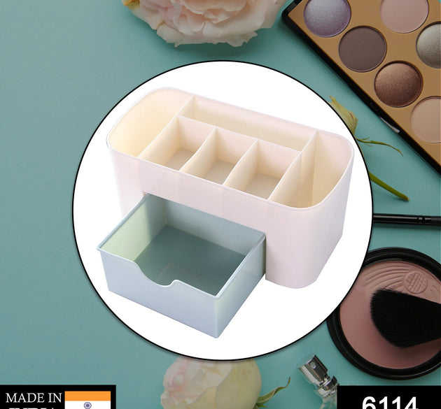 Makeup cutlery box for organizing and storing makeup tools and kits