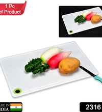 Simple plastic cutting board, ideal for kitchen use