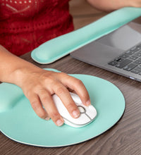 Mouse pad with built-in wrist support, close-up