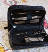 Stainless steel manicure set with 6 pieces and travel case