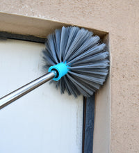 Extendable brush handle close-up