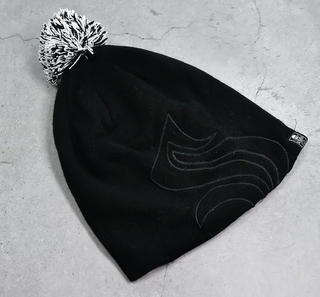 Skull slouchy beanie cap with black inside fur.