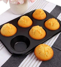 Durable baking slot tray for 6 muffin cups.