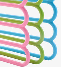 Assorted 5-layer plastic hangers with space-saving design