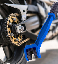 Complete set of motorbike chain cleaning tools