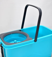 Large bucket spin mop for easy cleaning