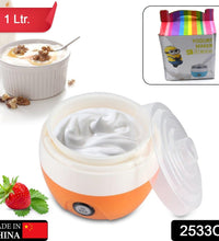 Automatic yogurt maker machine with plastic container.