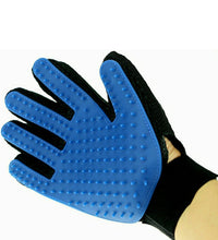 Effective deshedding glove with 5 fingers.