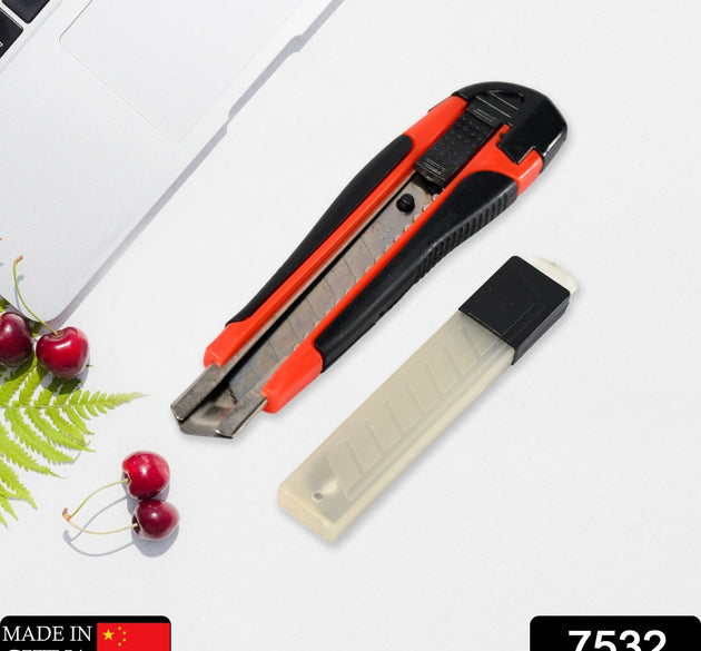 Rubber handle cutter knife