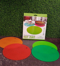 Silicone hot mat with durable construction