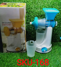 Manual juicer with cup for easy use